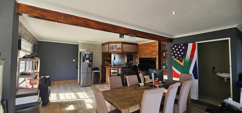 4 Bedroom Property for Sale in Myburgh Park Western Cape